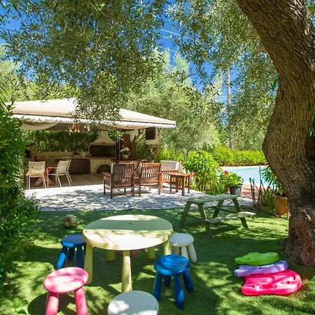 別荘 Evridiki's Áyios Nikítas